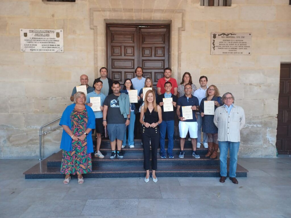 2025.08.29 foto entrega diplomas programa mixto jardineria naturaleza y biodiversidad