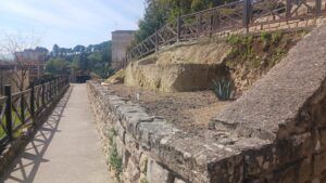El programa de jardinería contribuye al mantenimiento y cuidado de espacios urbanos 1 JARDIN BOTANICO 2